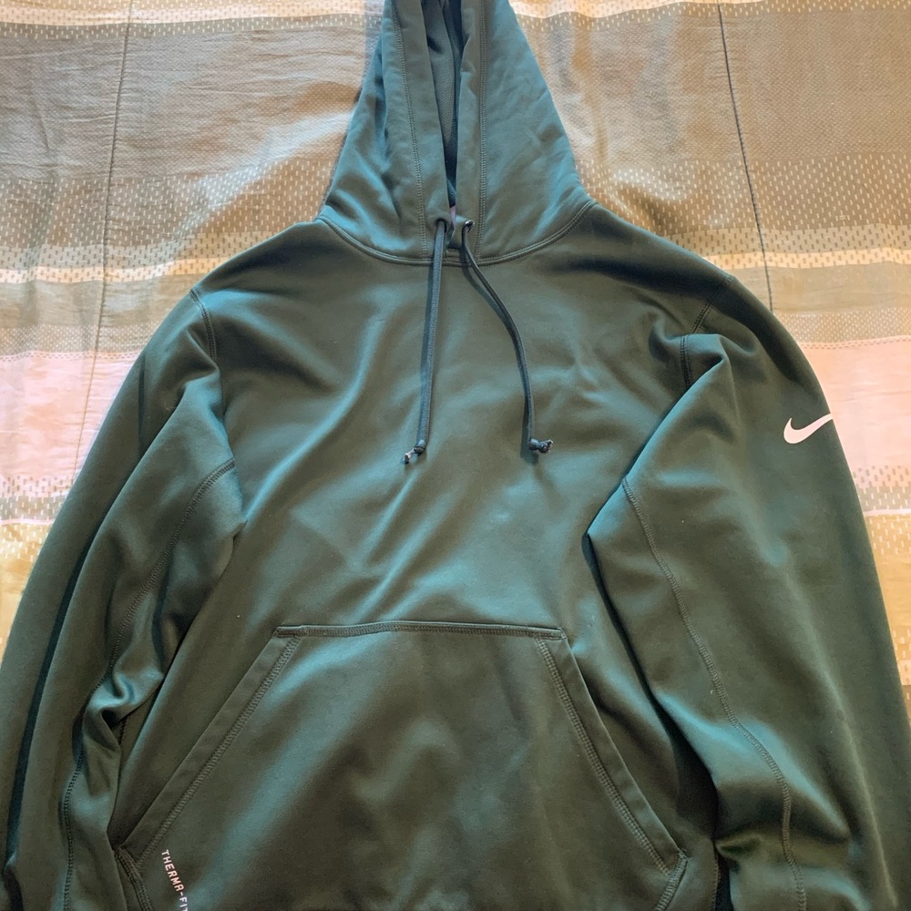 Men’s forest green Nike hoodie